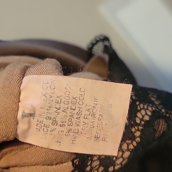 Caché Lace Top - Picture 7 of 7